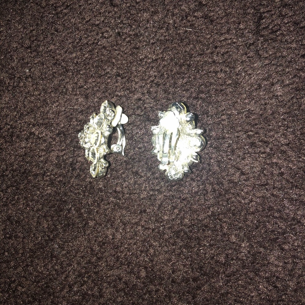 Beautiful Rhinestone Earrings - Picture 3 of 4